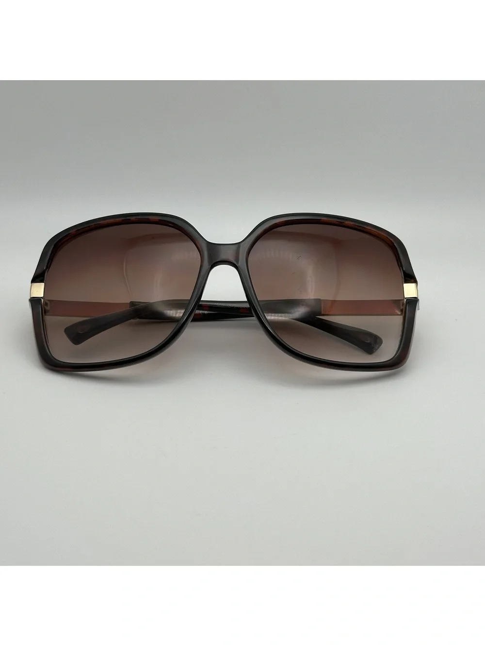 Jessica Simpson Oversized Square Tortoise Brown Sunglasses with Gradient Lenses